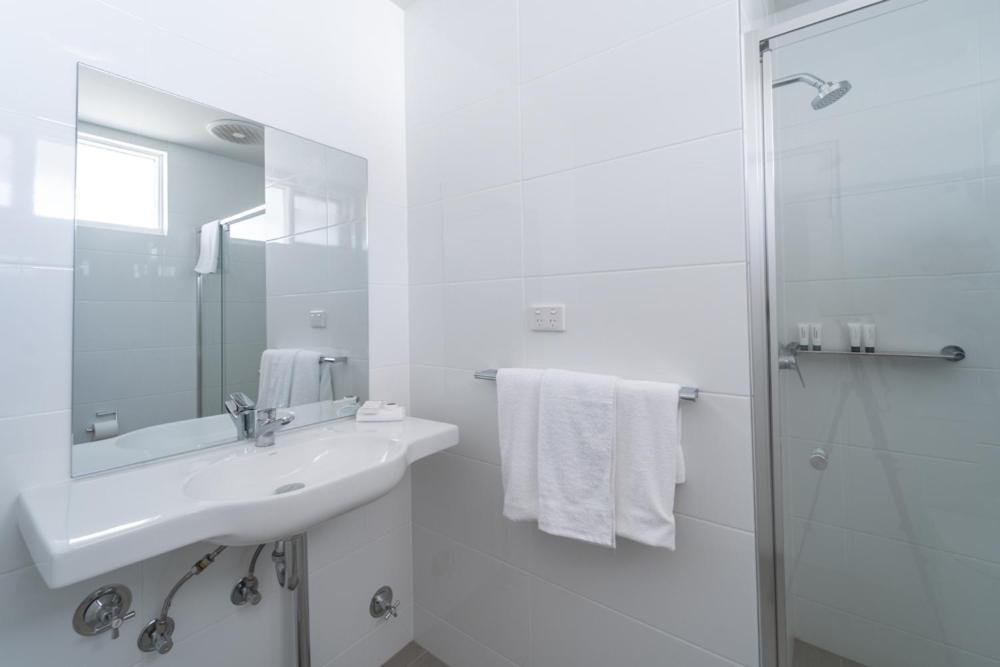 Lakeview Hotel Motel Шеллгарбор Екстер'єр фото